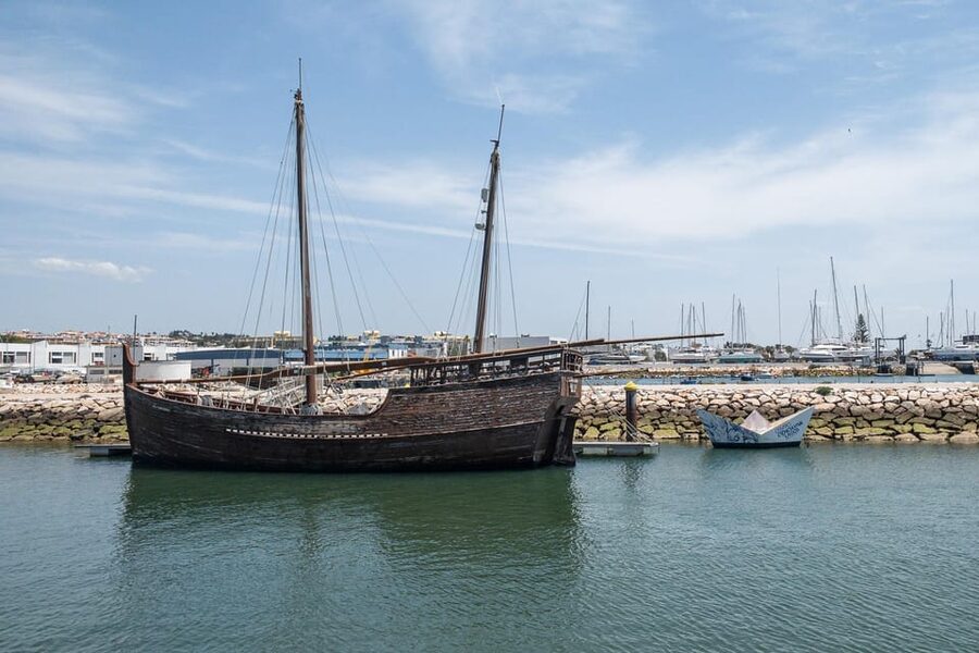 Lagos: Flexible Walking Tour in Historic Center - Santa Maria Church, Santo António Church, and the Alcácer-Quibir Triptych