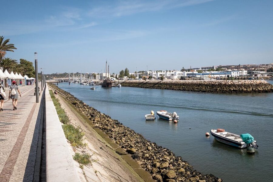 Lagos: Flexible Walking Tour in Historic Center - Governor’s Castle and the ancient city walls: where defense and power become visible