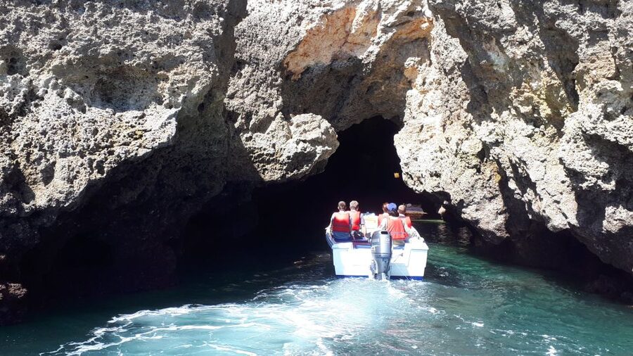 Lagos: Ponta da Piedade Coastline Tour - Shared group or private tour: what changes in real life