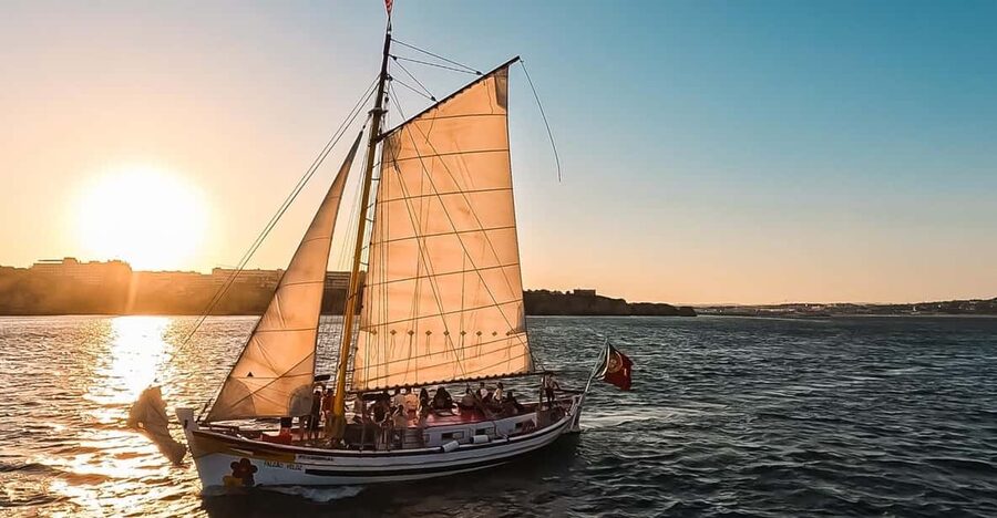 Lagos: Sunset Sail aboard a Traditional Boat with Prosecco - From Marina de Lagos to the Golden Coast: How the 2 Hours Unfold