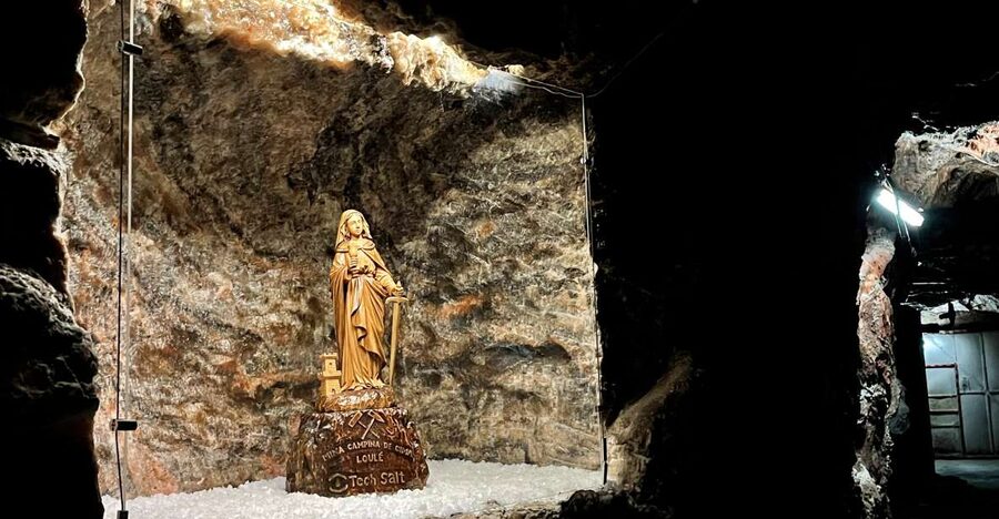 Loulé: St. Barbara Art Collection w/Guided Salt Mine Tour - The 230-meter descent: helmets, flashlight, and a tight cage moment