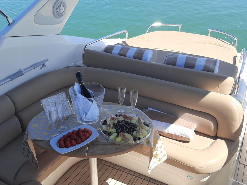 Morning/Afternoon Luxury Yacht Cruise with Drinks and Snacks - Key points at a glance