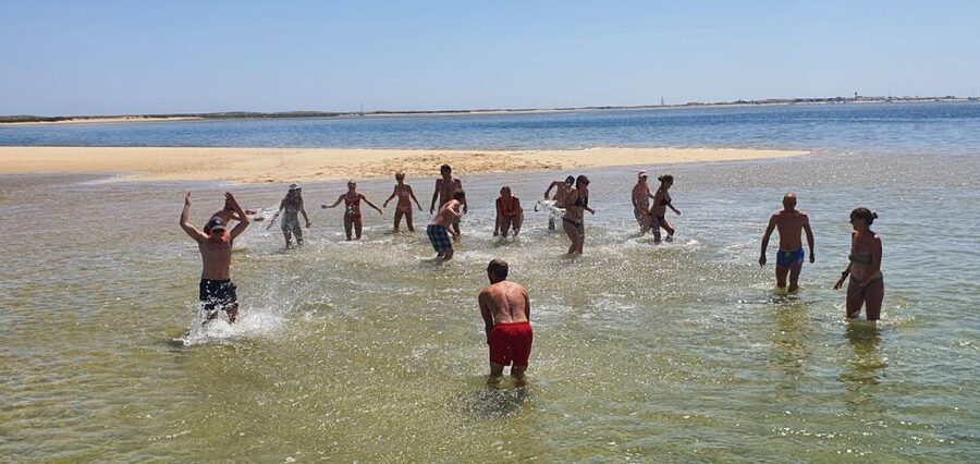 Olhão:5h ride 3 stops on the beaches and islands Ria Formosa - Culatra fishing village: where the tasting and local techniques fit