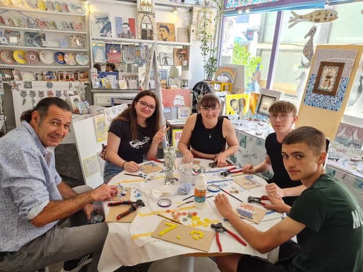 Olhão: Art Mosaic 2 hours Workshop by MosaicOlhão - Step into the MosaicOlhão atelier-boutique