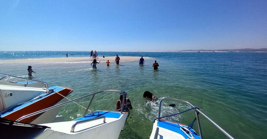 Passeio Barco na Ria Formosa 5H - Ilha da Culatra: lunch time, fishing life, and the best part of the day