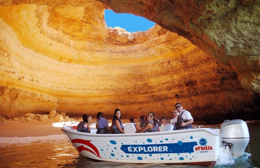Portimão: Benagil Grottoes Boat Cruise - Ferragudo to Carvoeiro: the coastline you’ll actually enjoy watching