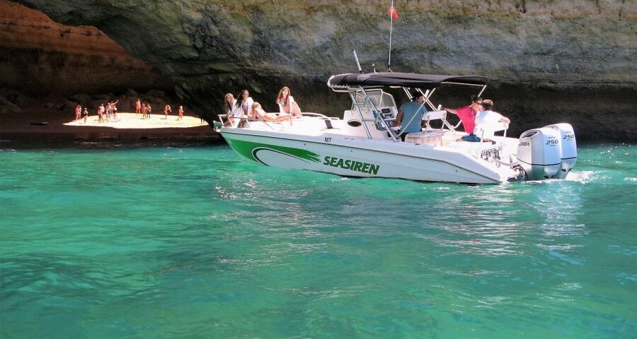 Portimão: Private Benagil Cave Boating Tour - Guide team style: Fred, Silvio, and Bruno in the spotlight