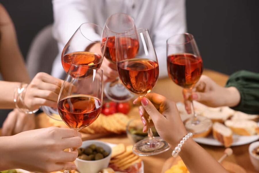 PORTUGUESE WINE TASTING IN THE HEART OF FARO - Who guides the experience matters: wine expert plus local tour guide