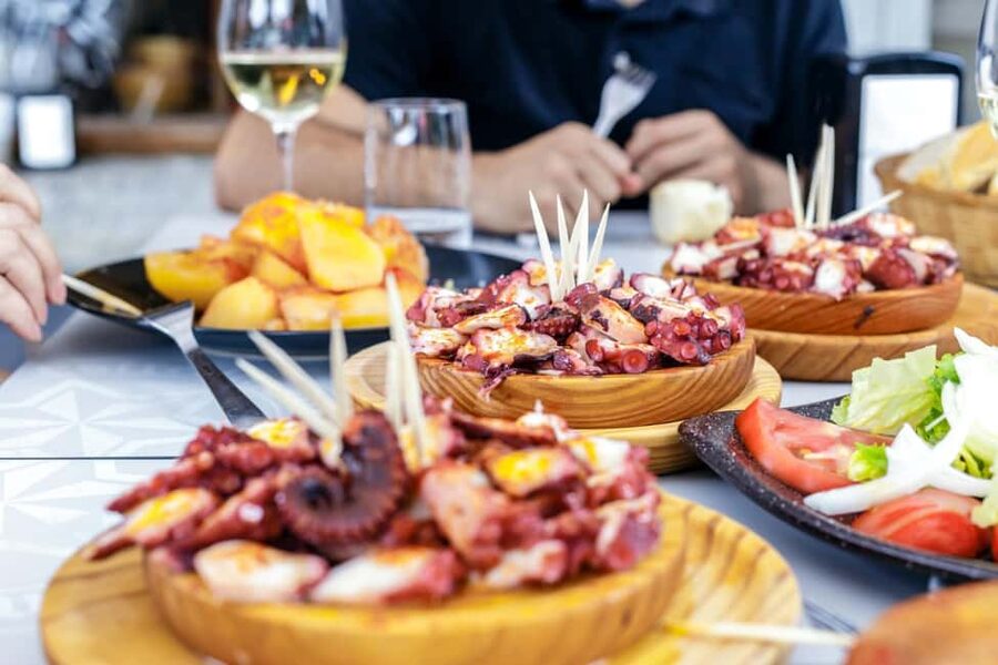 PORTUGUESE WINE TASTING IN THE HEART OF FARO - What to bring (and what to skip)