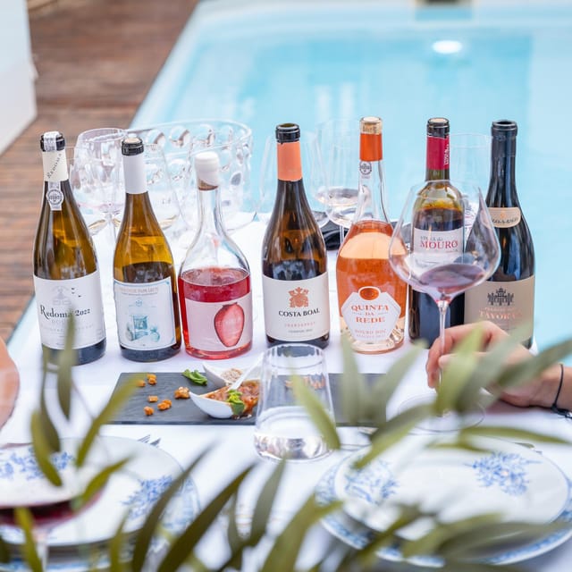PORTUGUESE WINE TASTING IN THE HEART OF FARO - The cozy tasting setup and why the food pairing is the point