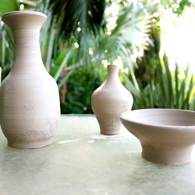 Pottery workshop in the Algarve - Your pieces: drying, firing, pickup in 30 days (and what that means for planning)