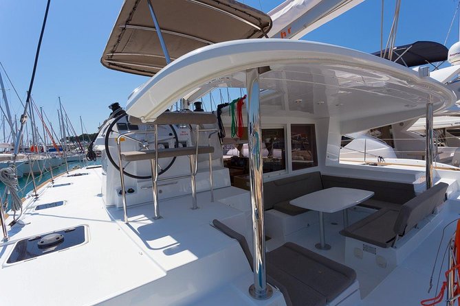 Private Catamaran Boat Tour - Ria Formosa - Stop 1: Ilha Deserta (Ilha da Barreta) for Deserted-Beach Energy