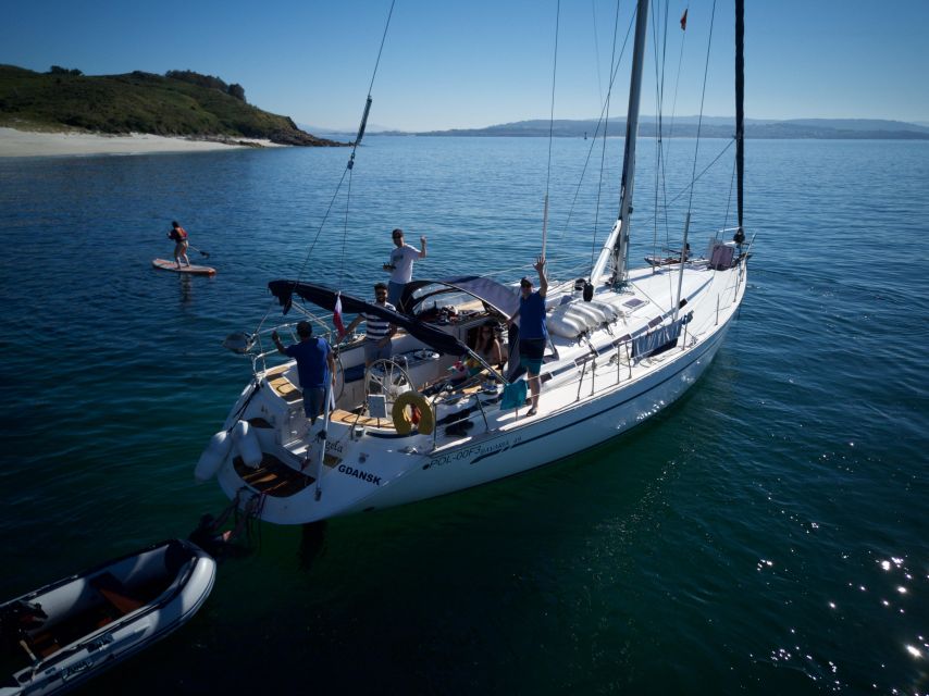 Private Sailing Tour Charter Lagos - Algarve - Ponta da Piedade stop: sightseeing with a view-forward focus