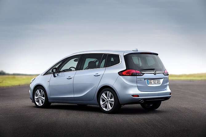 Private Transfer from Faro Airport to Vilamoura - Meeting Faro International Airport Without the Usual Stress