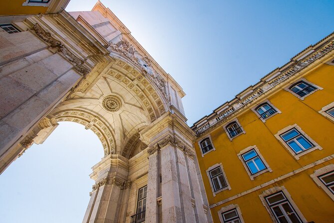 Private Transfer From Faro To Lisbon With a 2 Hour Stop - Palmela Castle Stop: The Views Over Serra da Arrabida and the Rivers