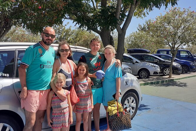 Private Transfers(Price varies)FARO-LISBON-SEVILLE-LAGOS-ALBUFERA - Stop 3: Seville Airport to the Algarve—Cross-Border Travel Without the Headache
