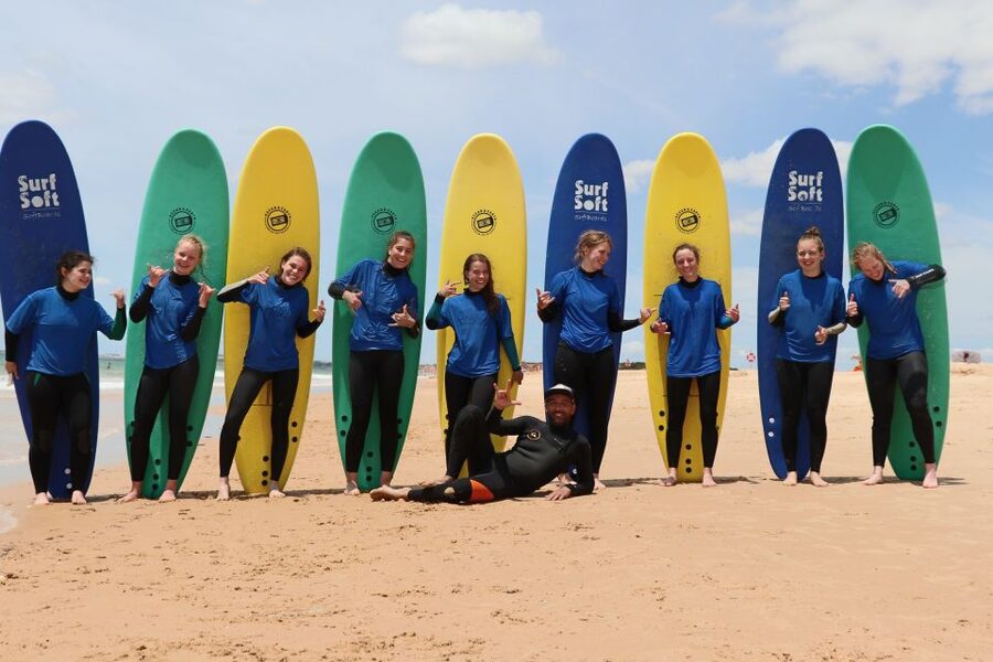 Quarteira: 2-Hour Surf Lesson at Falésia Beach - Who should book this surf lesson, and who should skip it