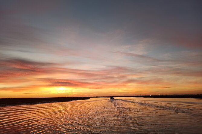 Ria Formosa Sunset 1 hour Boat Trip in Faro - Meeting point, parking, and getting aboard smoothly