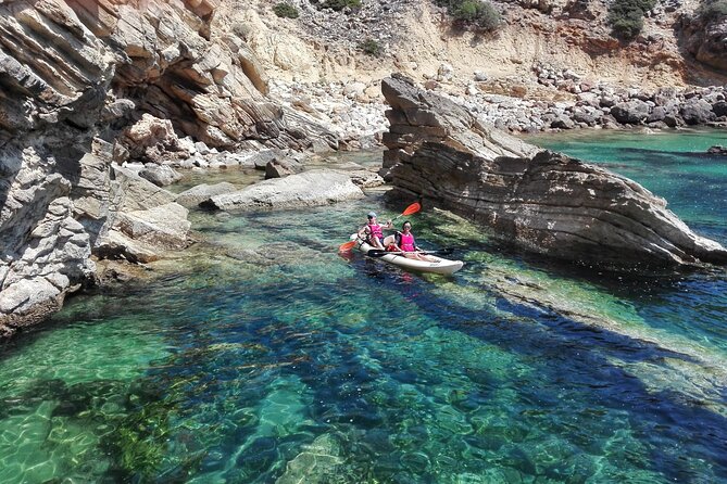 Sagres: Praia Da Ingrina Caves Guided Kayaking Tour - The Guide Makes the Difference: Safety, Stories, and a Small-Group Pace