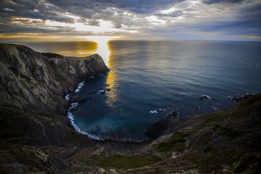 Sagres: Sagres Natural Park Sunset Tour by Jeep - The 140-Meter Cliff Sunset Point: Where the Timing Gets Real