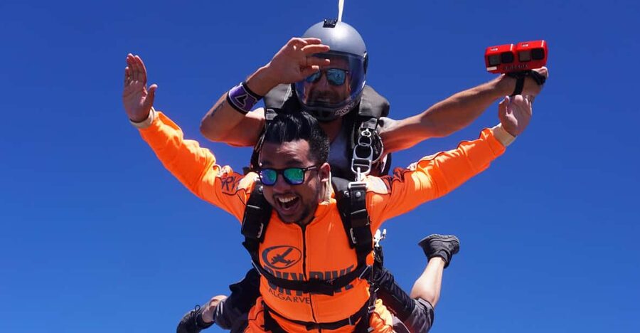 Skydive Algarve: Tandem Skydiving 10.000ft (up to 15.000ft) - Boarding the plane: what you’ll see in those 15 minutes