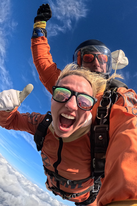 Skydive Algarve: Tandem Skydiving 10.000ft (up to 15.000ft) - Canopy time: 5–7 minutes of quieter, beautiful motion