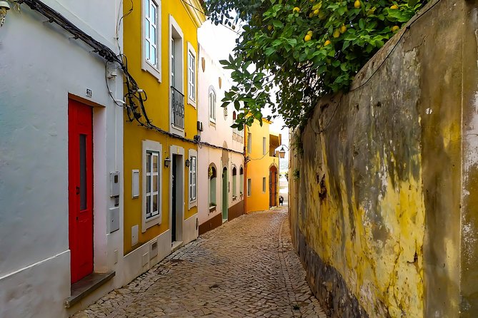 Small-Group Day Tour of Silves and Monchique with Wine Tasting - Monchique main square: your lunchtime freedom (and your best local choice)