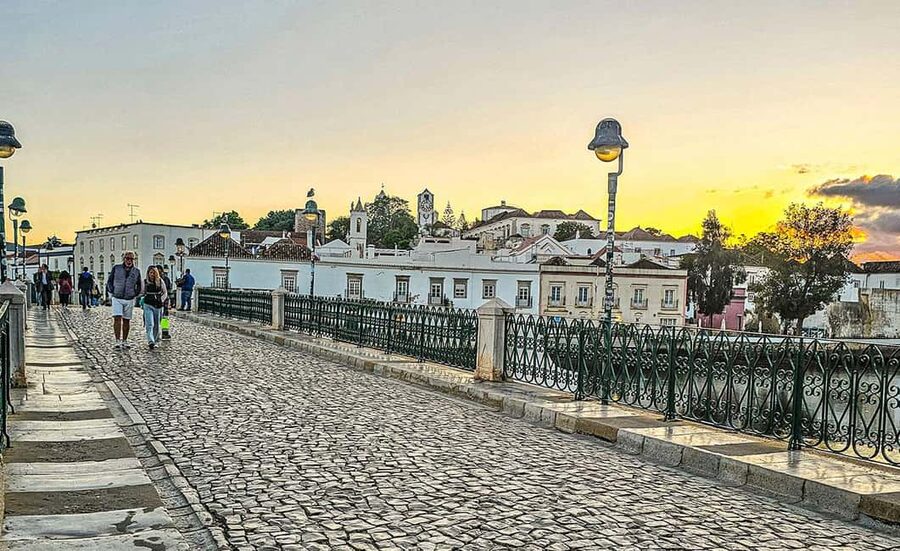 Tavira City & Ice Cream - Historic Tavira centre: churches, legends, and the feel of older streets