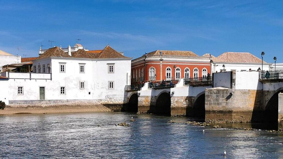 Tavira: Tuk-Tuk City Tour - Churches and chapels: the stops that turn architecture into a story