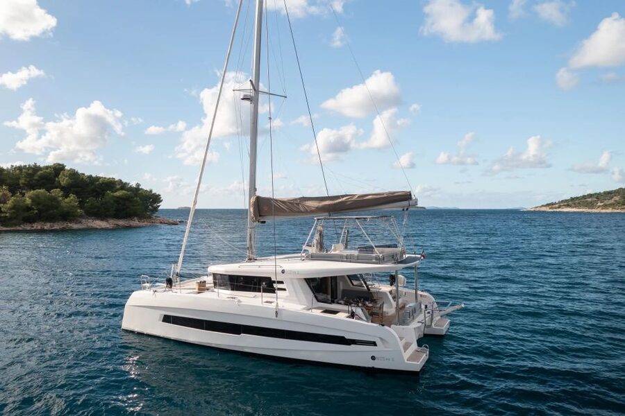 Vilamoura: Algarve Half-Day Private Catamaran Charter - Cruising the Algarve coast and the cave stops you’ll actually remember
