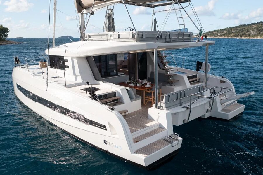 Vilamoura: Algarve Half-Day Private Catamaran Charter - Should you book the Vilamoura Algarve Half-Day Private Catamaran Charter?