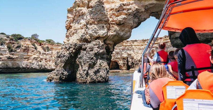 Vilamoura: Benagil Cave Boat Tour with Entry - Vilamoura Marina to Benagil: a ride that starts with the good views