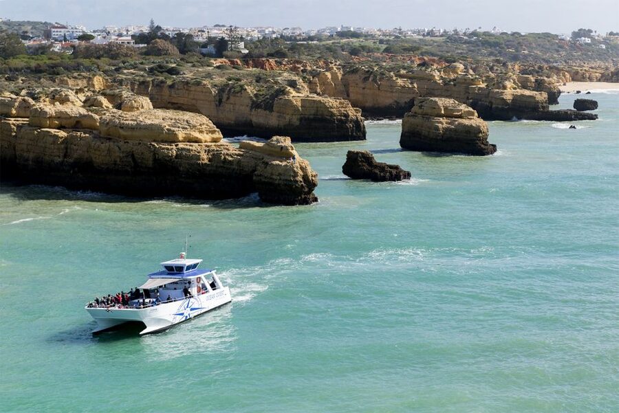 Vilamoura: Benagil Cave Quest Boat Tour - Key things you’ll notice on this Benagil Cave quest cruise