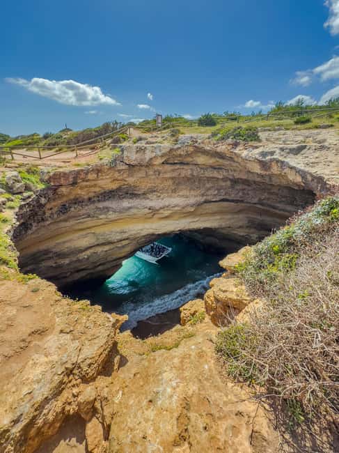 Vilamoura: Benagil Cave Quest Boat Tour - Choppy water, wind, and where to sit for comfort